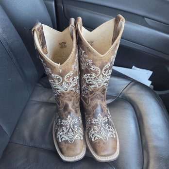 K & K Boots - Shoe Stores Near Me - El Paso, Texas K & K Boots - Shoe Stores Near Me - El Paso, Texas