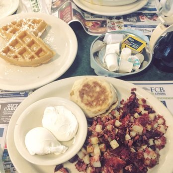 Metro Diner - Poached eggs with corned beef hash, kid's menu waffle(half), and chicken pot pie - American Near Me - Bensalem, Pennsylvania Metro Diner - Poached eggs with corned beef hash, kid's menu waffle(half), and chicken pot pie - American Near Me - Bensalem, Pennsylvania