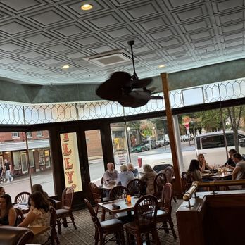 Billy's - Dining room - Steakhouses Near Me - Roanoke, Virginia