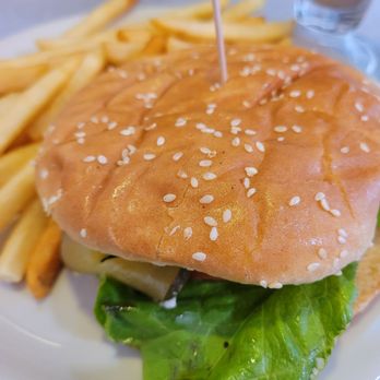 66 Diner - Vegetarian burger and fries - Diners Near Me - Albuquerque, New Mexico