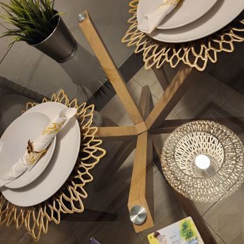 Lincoln Arms Suites - cute dining table - Hotels Near Me - Miami Beach, Florida Lincoln Arms Suites - cute dining table - Hotels Near Me - Miami Beach, Florida