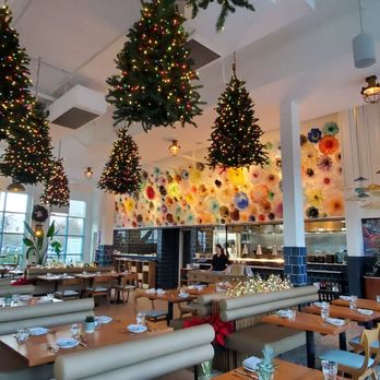 Perla Raw Bar - Seafood Near Me - Wilmington, North Carolina