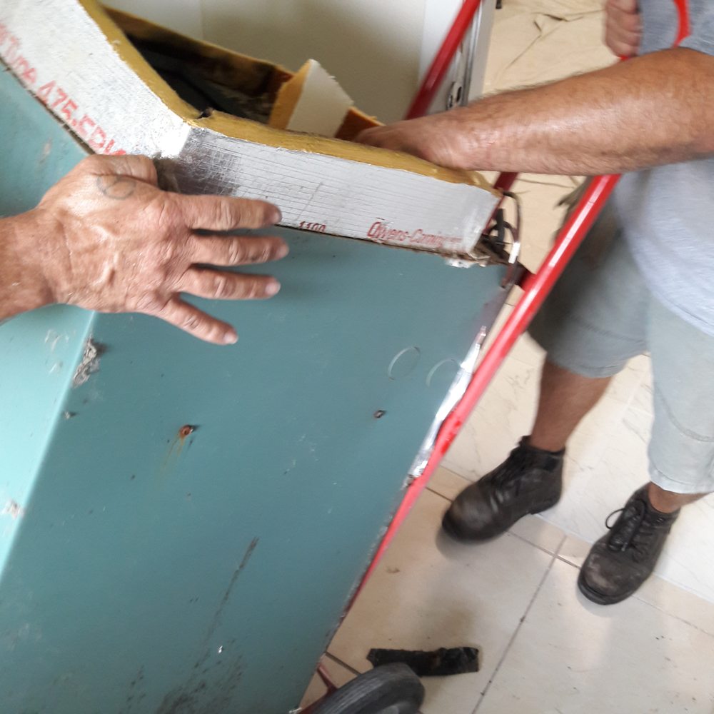 Harris Oil Company - removing the 40 year old air handler - Gas Stations Near Me - Mount Dora, Florida Harris Oil Company - removing the 40 year old air handler - Gas Stations Near Me - Mount Dora, Florida