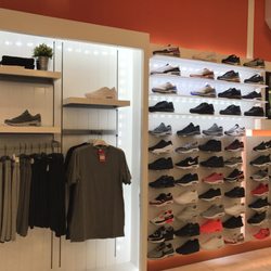 Shoe Palace