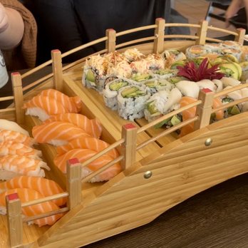 Umami House - Sushi combo set - Japanese Near Me - Toronto, Ontario