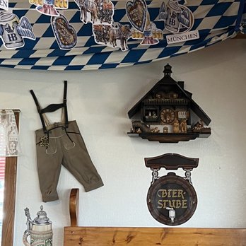 Schnitzel Platz - German Near Me - Glendale Heights, Illinois
