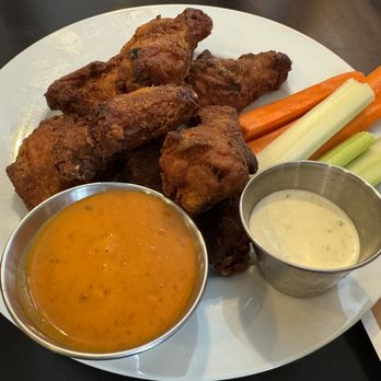 Howe Sound Brewing Taphouse & Kitchen - Wings with 2 sauces~ - Brewpubs Near Me - Vancouver, British Columbia Howe Sound Brewing Taphouse & Kitchen - Wings with 2 sauces~ - Brewpubs Near Me - Vancouver, British Columbia