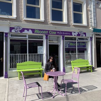 Moody Cow - Loved the seating area! - Ice Cream & Frozen Yogurt Near Me - Kilkee, CE Moody Cow - Loved the seating area! - Ice Cream & Frozen Yogurt Near Me - Kilkee, CE