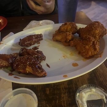 Pequod's Pizza - Full Wings Half BBQ + Buffalo sauce - Pizza Near Me - Chicago, Illinois Pequod's Pizza - Full Wings Half BBQ + Buffalo sauce - Pizza Near Me - Chicago, Illinois