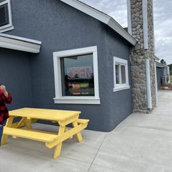 J & B's Bar & Grill - Outside