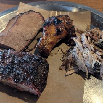 Dinosaur Bar-B-Que - Sampling! - Barbeque Near Me - New York, New York Dinosaur Bar-B-Que - Sampling! - Barbeque Near Me - New York, New York