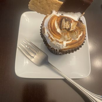 The Apron & Whisk - S'mores cupcake - Cupcakes Near Me - Union City, California The Apron & Whisk - S'mores cupcake - Cupcakes Near Me - Union City, California