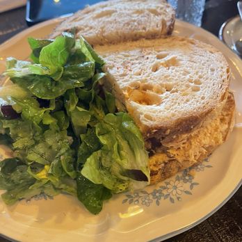 Loupiotte Kitchen - Tuna sandwich - French Near Me - Los Angeles, California Loupiotte Kitchen - Tuna sandwich - French Near Me - Los Angeles, California