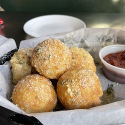 Smoky Hearth Restaurant Bar & Grill - Garlic knots