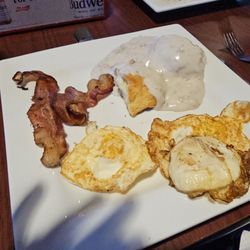 DJ's Dugout - Biscuits n gravy morning special