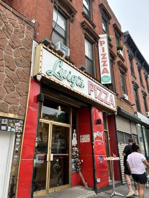 Luigi's Pizza by null