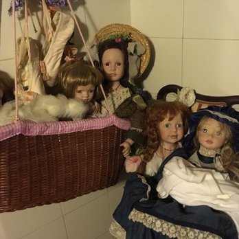 Osteria del Teatro - more dolls in toilet room *wtf* - Tuscan Near Me - Cortona, Arkansas Osteria del Teatro - more dolls in toilet room *wtf* - Tuscan Near Me - Cortona, Arkansas