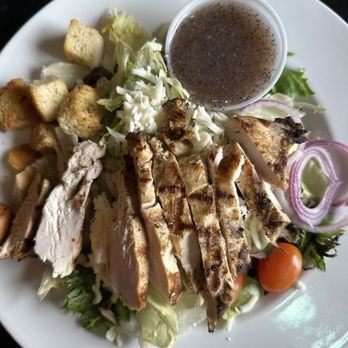 Taytro's Bar and Bistro - Cajun Grilled Chicken salad - Cajun/Creole Near Me - Festus, Missouri