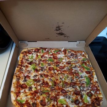 Domenic's & Vinnie's Pizza - Pizza Near Me - Middlebury, Connecticut