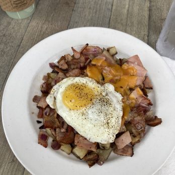 Blue Surf Cafe - Corned Beef Hash with Egg - Cafes Near Me - Wilmington, North Carolina Blue Surf Cafe - Corned Beef Hash with Egg - Cafes Near Me - Wilmington, North Carolina