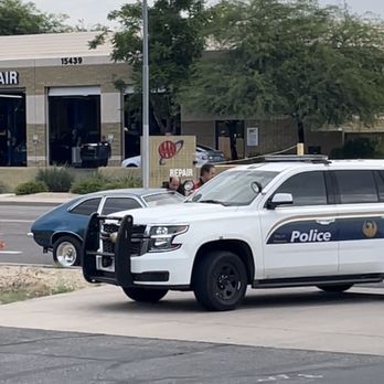 Blackwell Automotive - Police showing up as Tom Blackwell was pushing my car into 40th street - Auto Repair Near Me - Phoenix, Arizona