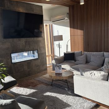 The Current - Top floor clubhouse - Apartments Near Me - Bend, Oregon