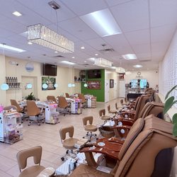 Luxury Nails and Spa