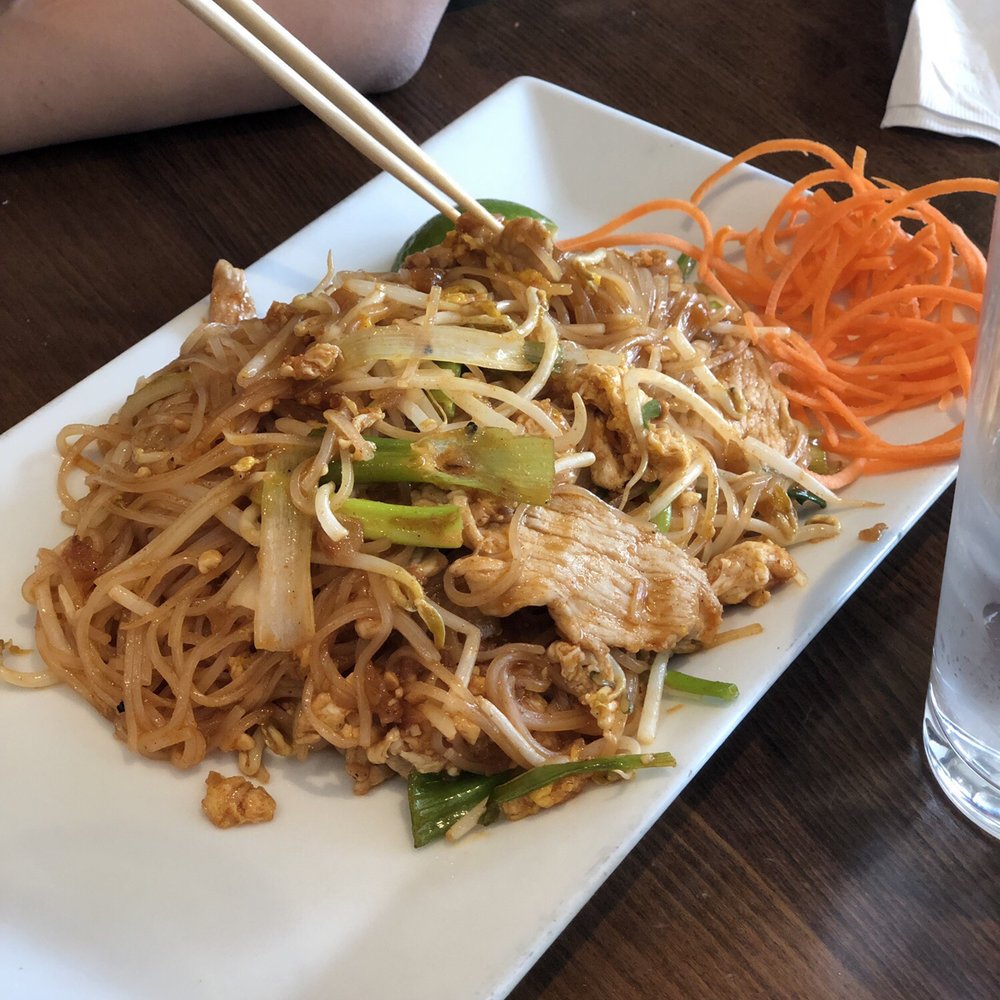 Pa De Thai Restaurant - Chicken pad Thai - Thai Near Me - Edgewater, New Jersey Pa De Thai Restaurant - Chicken pad Thai - Thai Near Me - Edgewater, New Jersey
