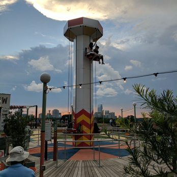 Skyline Park - Drop ride...seems cheesy to me - Amusement Parks Near Me - Atlanta, Georgia Skyline Park - Drop ride...seems cheesy to me - Amusement Parks Near Me - Atlanta, Georgia