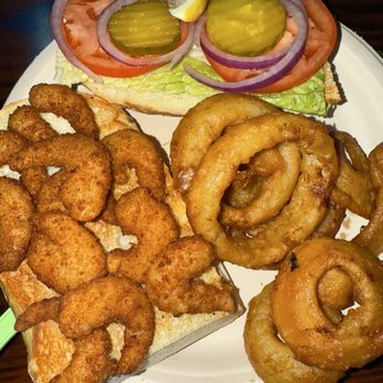 Barracuda Taphouse & Grill - Bars Near Me - Coconut Grove, Florida