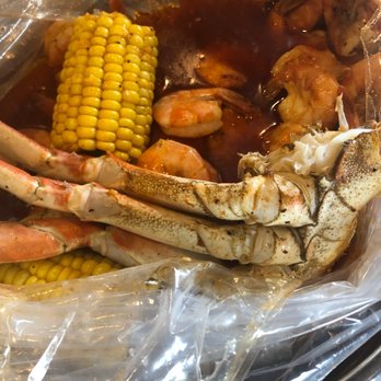 The Juicy Crab Orlando on Michigan St - Dungeness crabs and headless shrimp - Seafood Near Me - Orlando, Florida