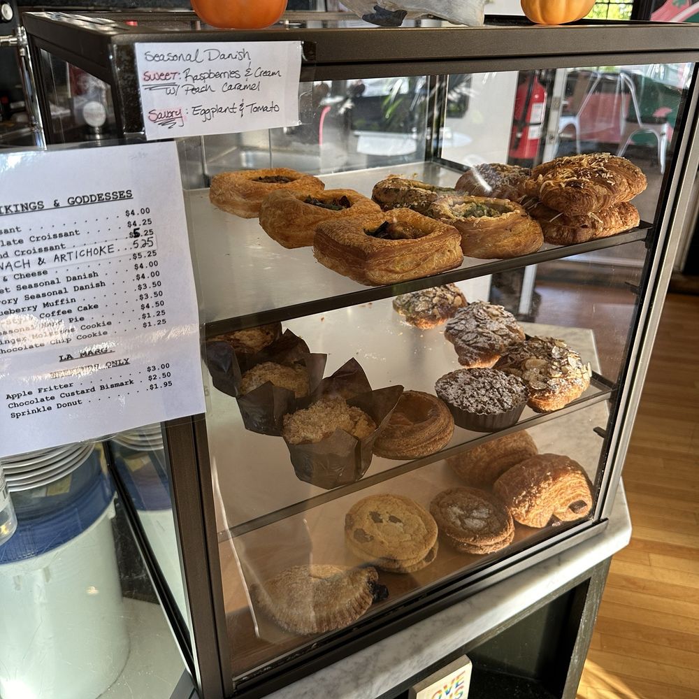 Five Watt Coffee Lyndale - Coffee & Tea Near Me - Minneapolis, Minnesota