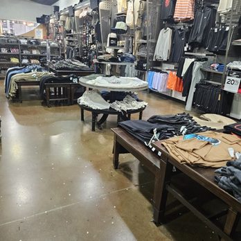 Tillys - Inside the store - Women's Clothing Near Me - Simi Valley, California