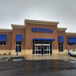 Goodwill Thrift Store & Donation Center - Nice new store.