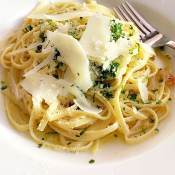 Mamma Mia - White sauce fettuccine 12$ tasted pretty basic - Italian Near Me - Bakersfield, California Mamma Mia - White sauce fettuccine 12$ tasted pretty basic - Italian Near Me - Bakersfield, California