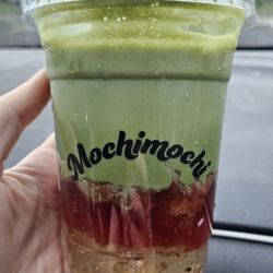 Mochi Mochi - Matcha strawberry latte with osmanthus tea jelly