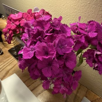 Chestnut - Fresh flowers on the table - New American Near Me - Asheville, North Carolina Chestnut - Fresh flowers on the table - New American Near Me - Asheville, North Carolina