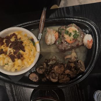 The Lounge Craft Kitchen + Cocktails - Filet special with bacon Mac and cheese and mushrooms - Steakhouses Near Me - Edmond, Oklahoma