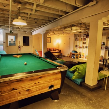 HI-Niagara Falls Hostel - Games Room - Hostels Near Me - Niagara Falls, Ontario HI-Niagara Falls Hostel - Games Room - Hostels Near Me - Niagara Falls, Ontario
