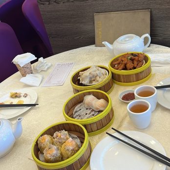 Fortune Palace Restaurant - Shiu mai, shrimp dumpling (ha kao), steam scallion beef tripe, and chicken feet. - Dim Sum Near Me - Brooklyn, New York