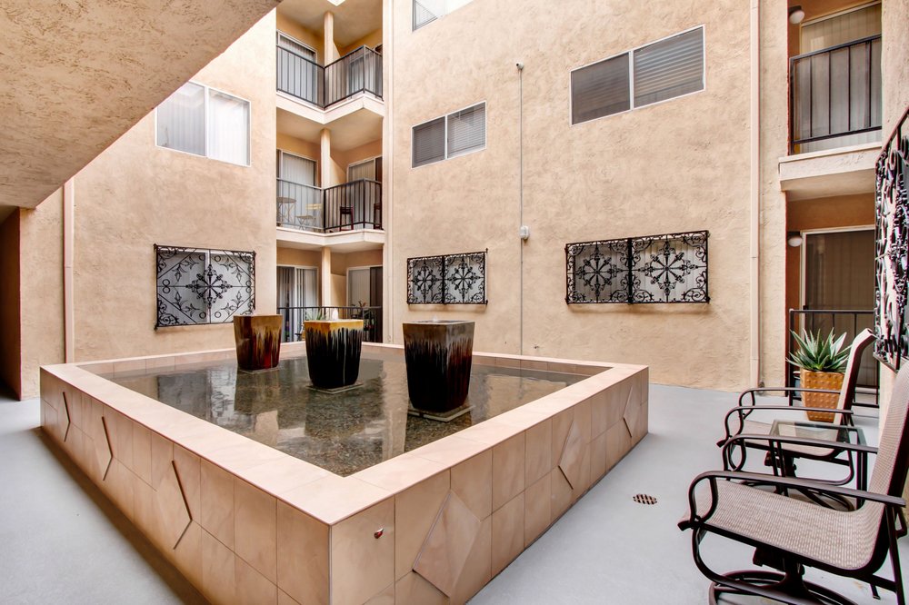 TREMONT APARTMENTS 37 Photos & 16 Reviews 514 S Catalina St, Los