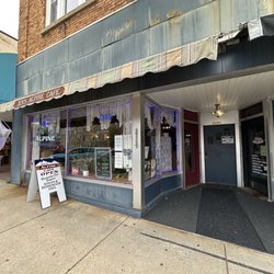 Jen's Alpine Cafe & Soup Kitchen - Exterior