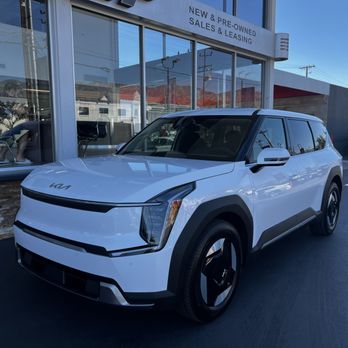 IMX Auto Buying Center & Leasing - 2026 Kia Ev9 - Car Dealers Near Me - Burbank, California IMX Auto Buying Center & Leasing - 2026 Kia Ev9 - Car Dealers Near Me - Burbank, California