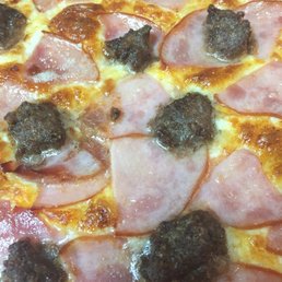 Canadian bacon and hamburger pizza