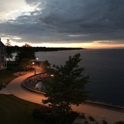 Bridgeport Waterfront Resort - Beautiful sunset from our balcony