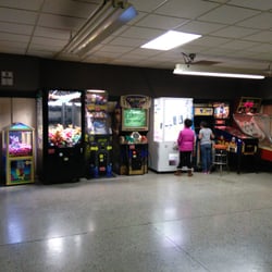 Madison-Square Lanes - Game area. Not a huge selection, but Arctic Thunder, Big Bucks, Mrs. Pacman, and Skeeball are a blast!