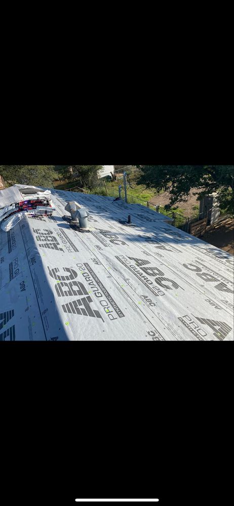 Slide of Lira Roofing