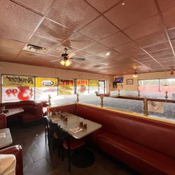 Country Boys Restaurants - Inside