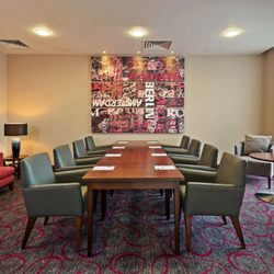 Hampton by Hilton London Luton Airport - Guest room