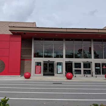 Target - Entrance - Department Stores Near Me - Miami, Florida